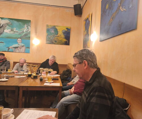 Wolfgang Vandré beim Bericht.