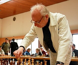 Robert Hübner spielte bei der Bundesligaendrunde 2014 in Eppingen bereits simultan