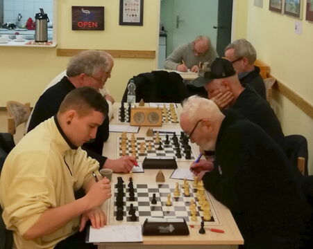 Vorn Fabian Schimmel und Joachim Stock
