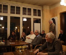 Versammlung. Es wurde auch über zu wenig Licht diskutiert. Hier waren allerdings auch nicht alle Lampen an.