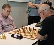 Spitzenduell in der letzten Runde: Peter Mittelberger (rechts) gegen Holger Namyslo