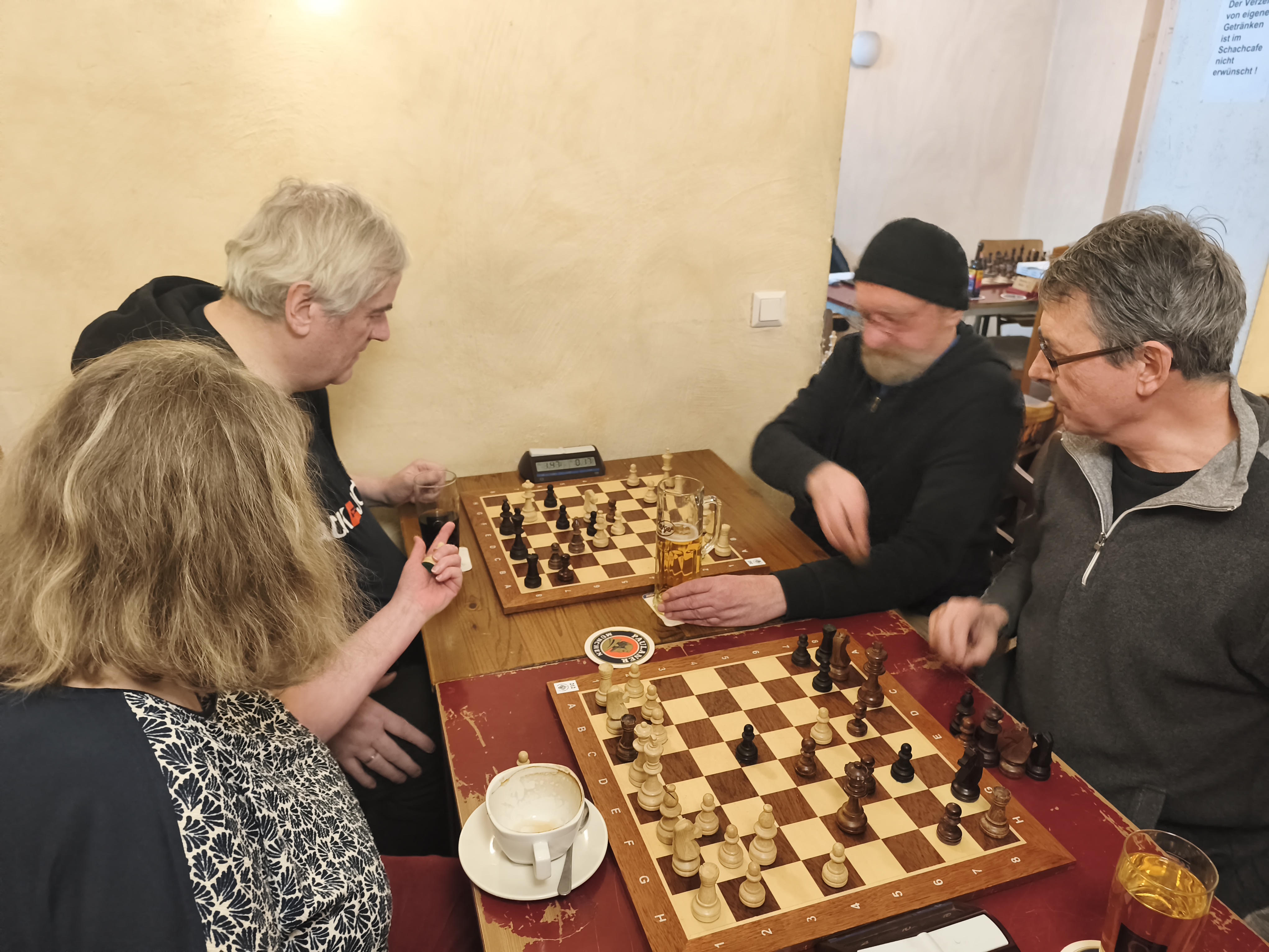 Links das Team Katja Sommaro und Frank Binding, rechts Wolfgang Vandré und Andreas Reiche.